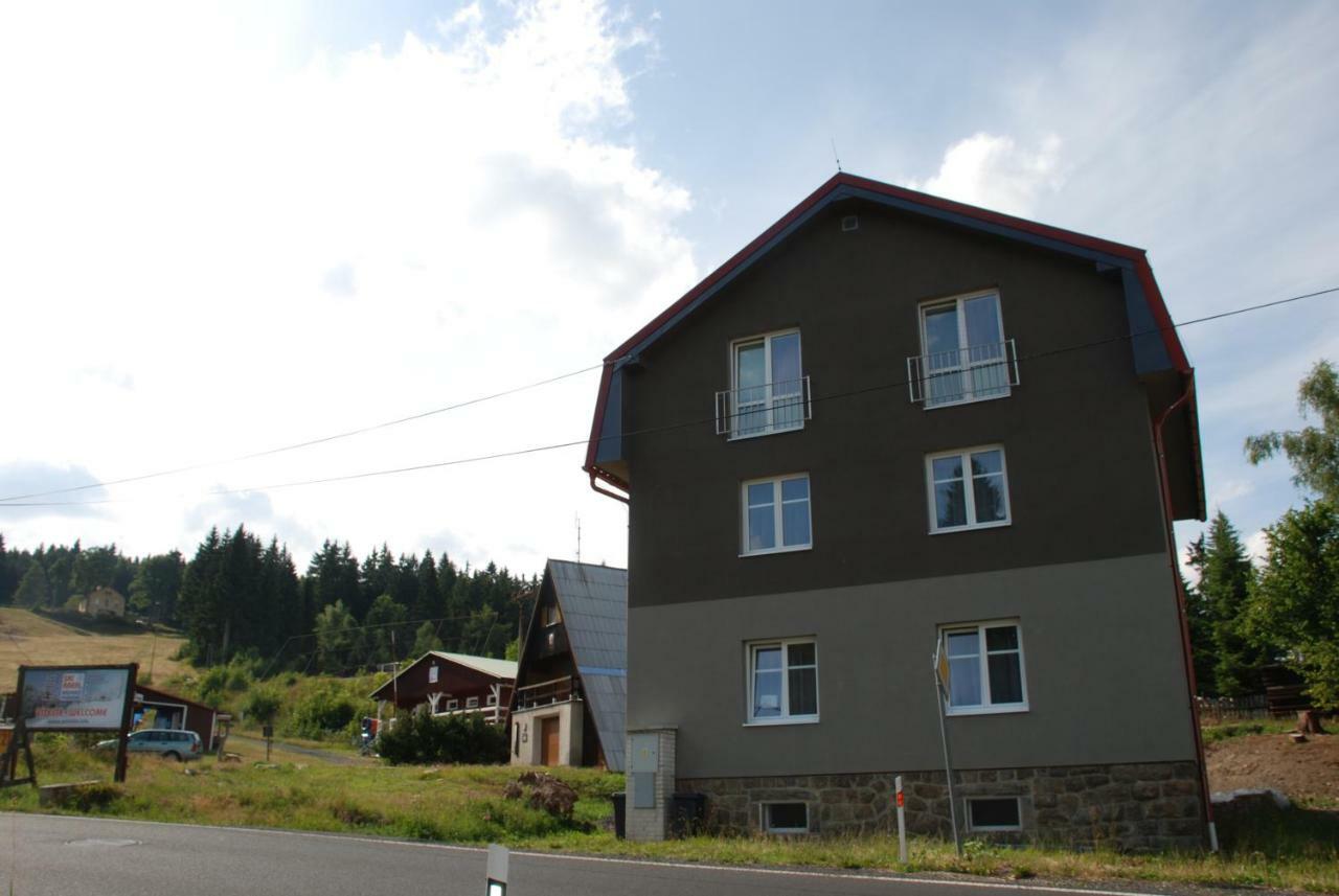 Apartman Raketa Pernink Exterior photo